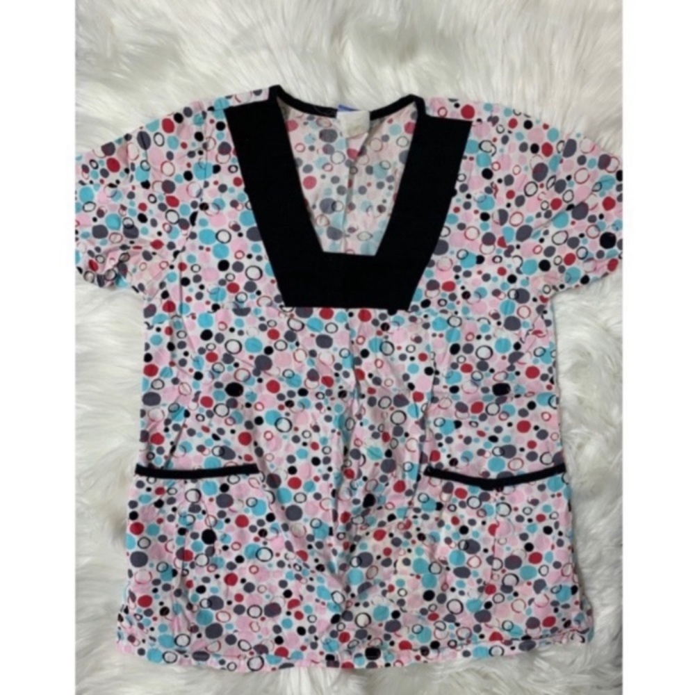 Women’s bubble design scrub top